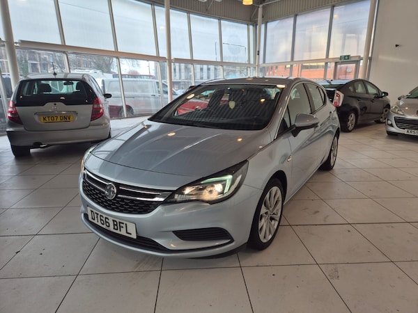 Used Vauxhall Astra 2016 for sale - 73936476: Photo 2