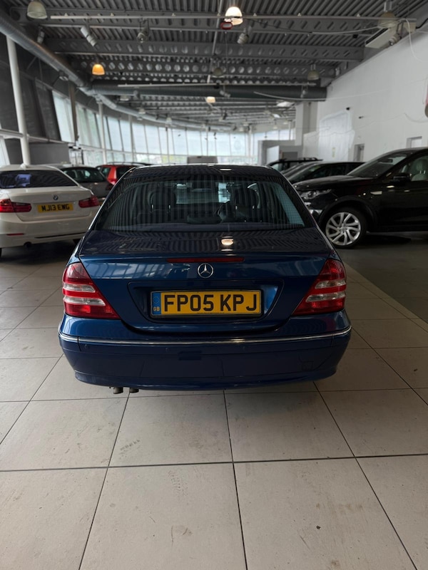 Used Mercedes-Benz C-Class 2005 for sale - 74906990: Photo 8