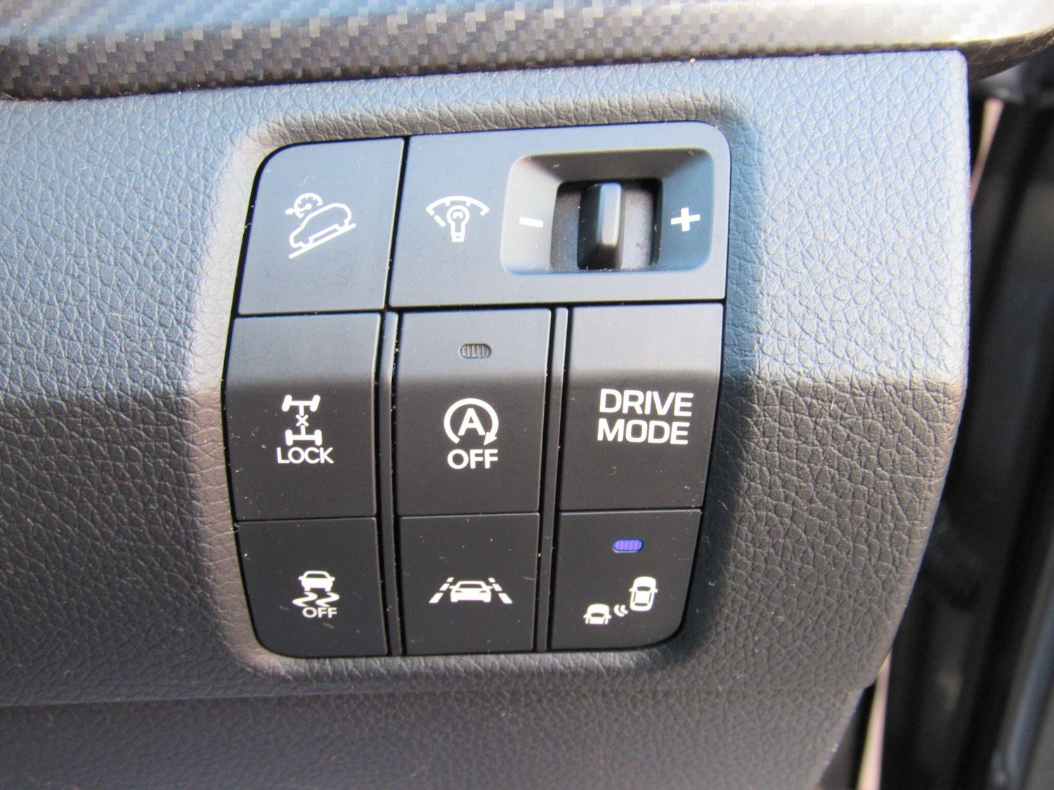 Used Hyundai Santa Fe 2017 for sale - 76982865: Photo 24