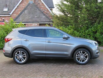 Used Hyundai Santa Fe 2017 for sale - 76982865: Photo