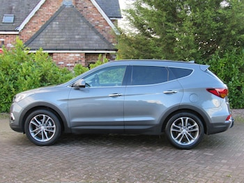 Used Hyundai Santa Fe 2017 for sale - 76982865: Photo