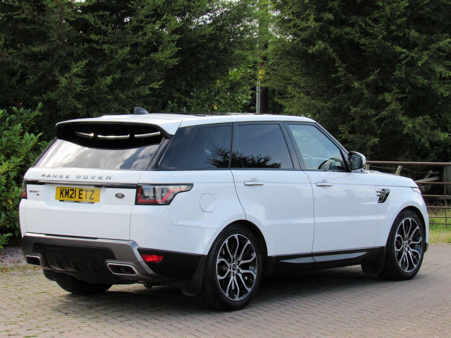 Used Land Rover Range Rover Sport 2021 for sale - 76982862: Photo 2
