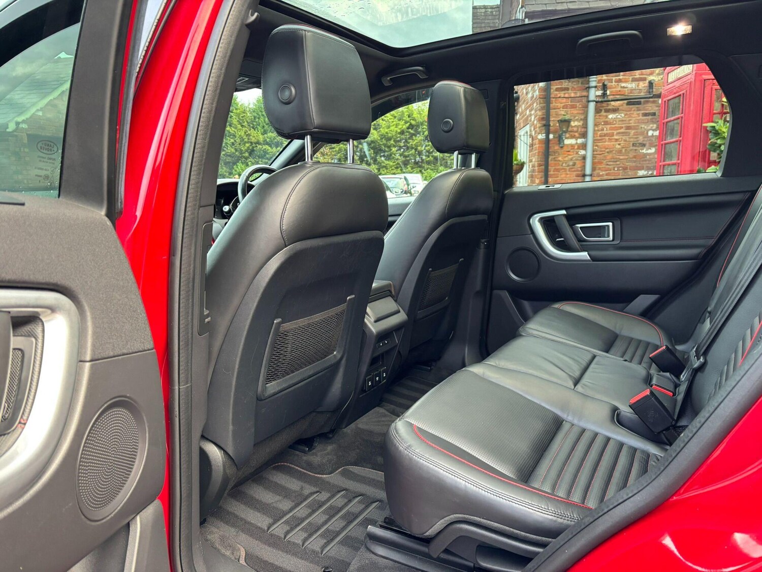 Used Land Rover Discovery Sport 2018 for sale - 76982840: Photo 11