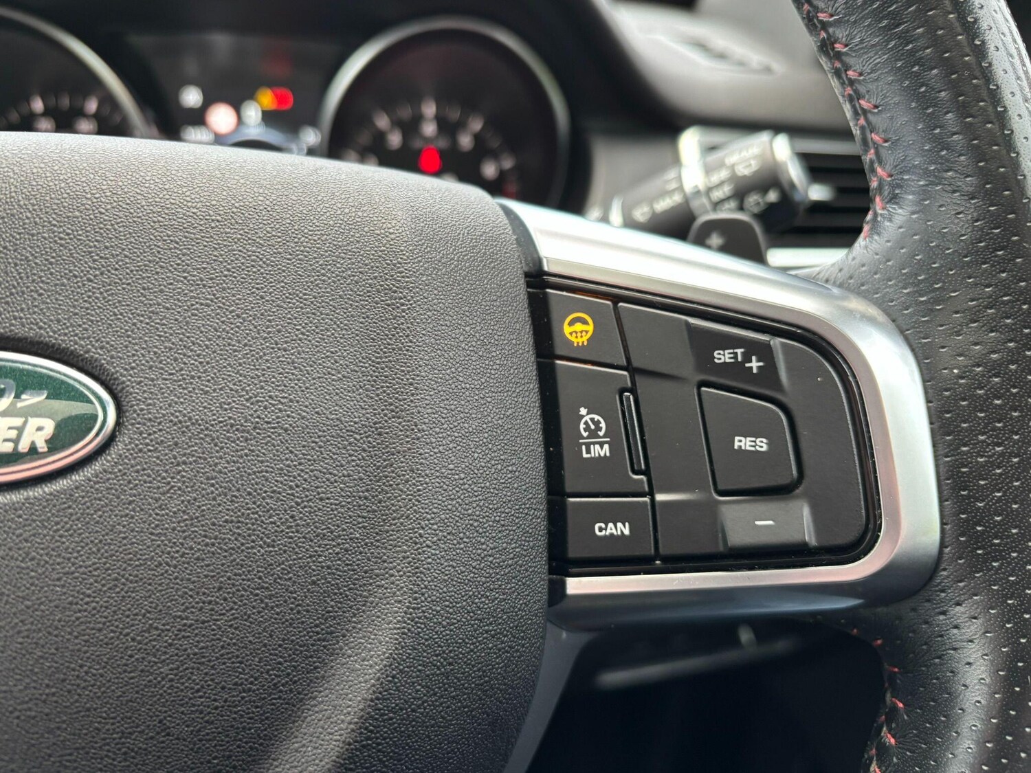 Used Land Rover Discovery Sport 2018 for sale - 76982840: Photo 26