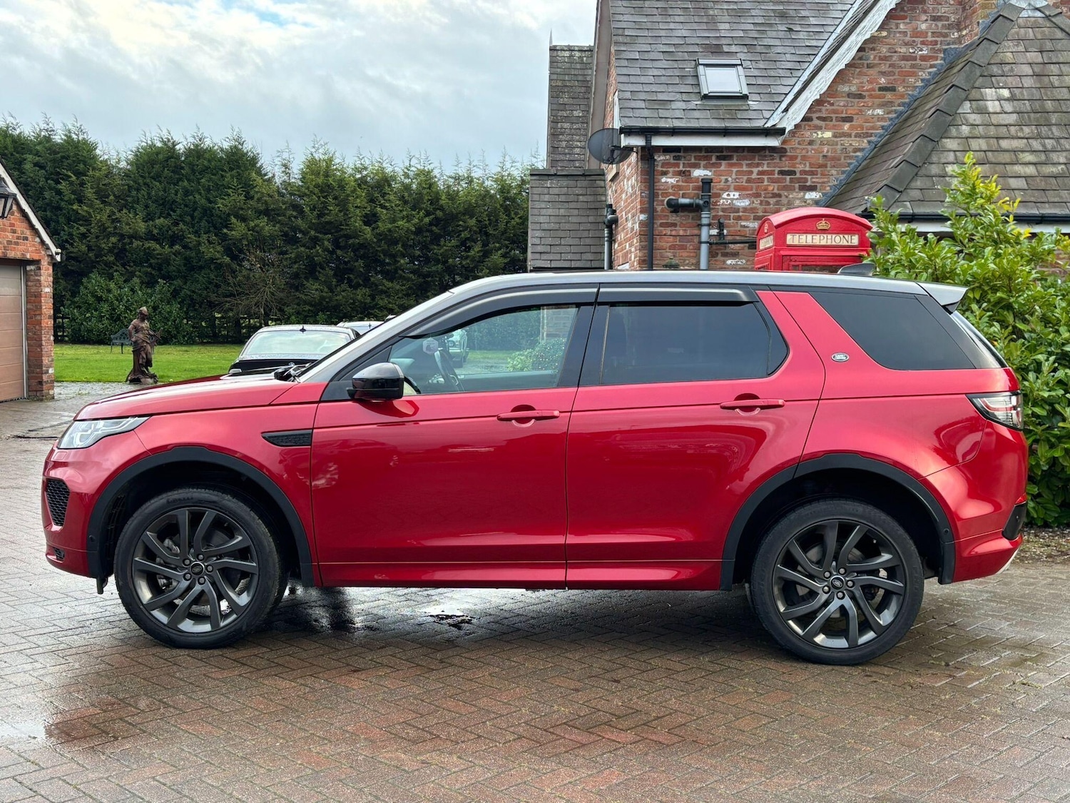 Used Land Rover Discovery Sport 2018 for sale - 76982840: Photo 3