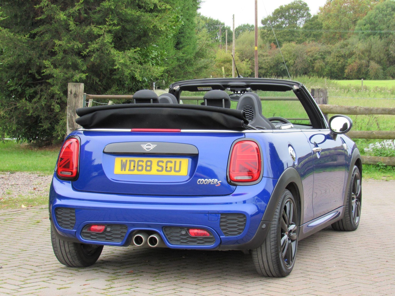 Used MINI Convertible 2018 for sale - 76982837: Photo 10
