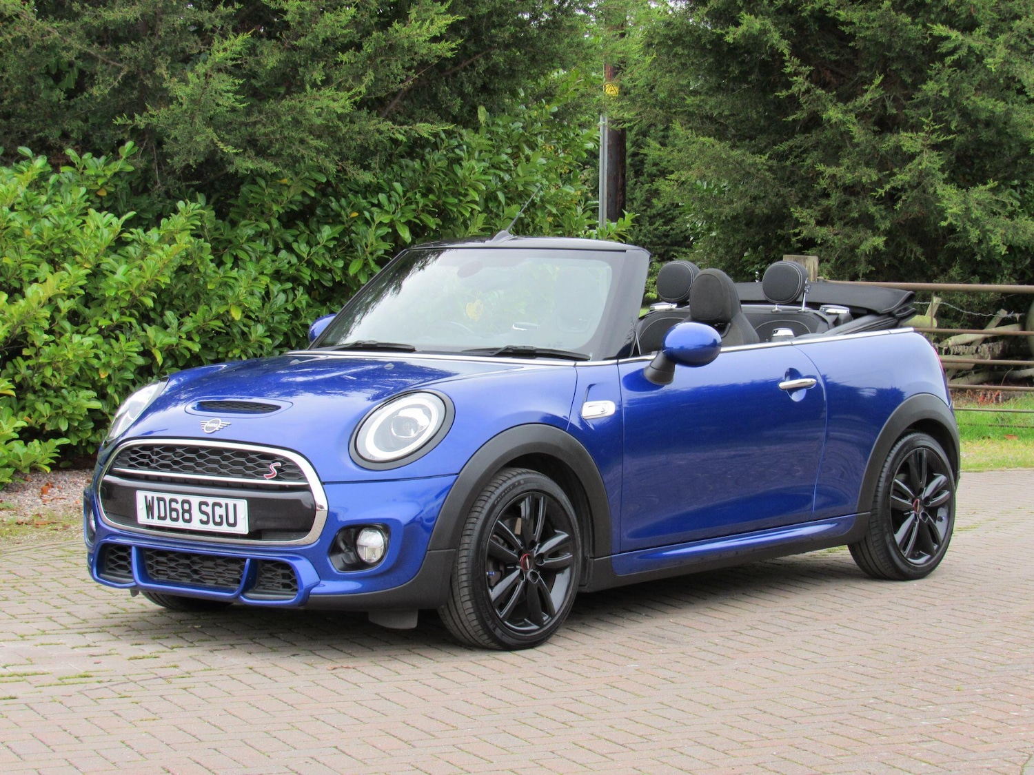 Used MINI Convertible 2018 for sale - 76982837: Photo 13