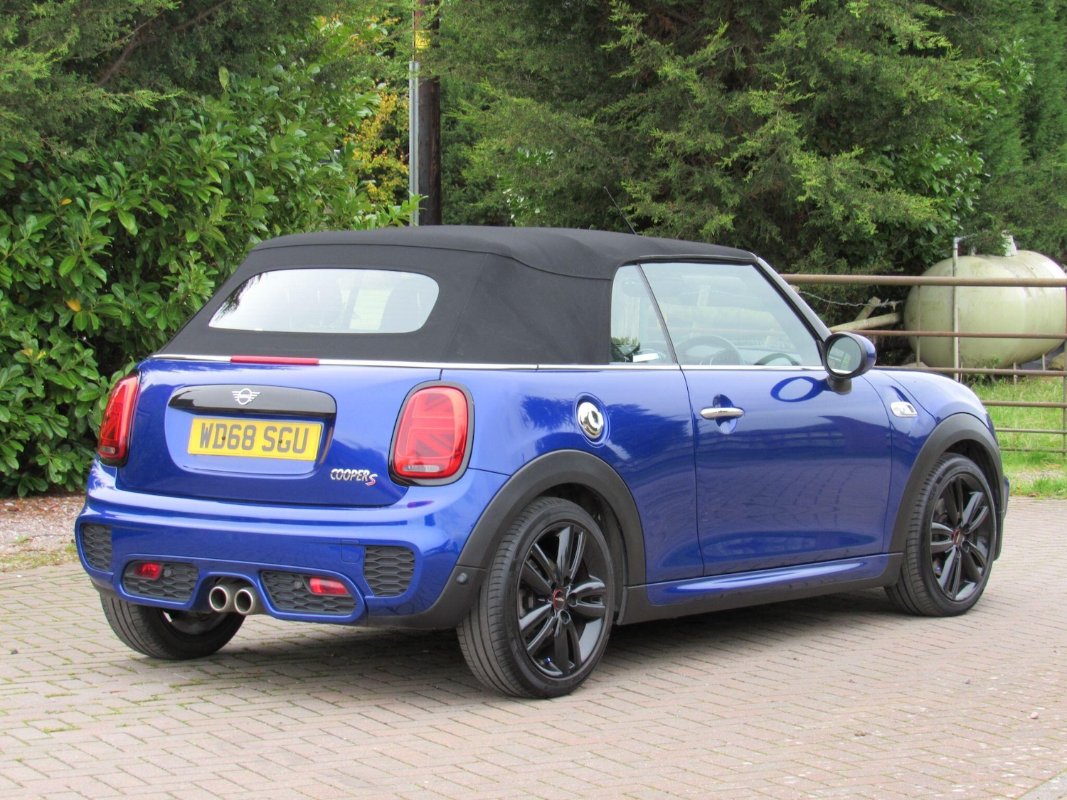 Used MINI Convertible 2018 for sale - 76982837: Photo 32