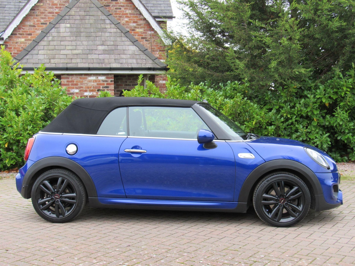 Used MINI Convertible 2018 for sale - 76982837: Photo 34