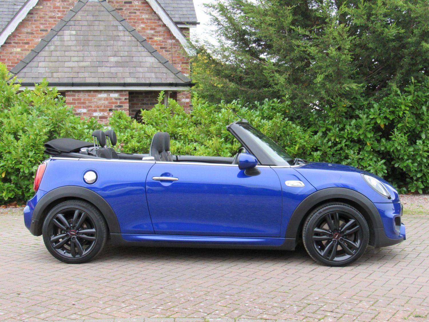 Used MINI Convertible 2018 for sale - 76982837: Photo 4