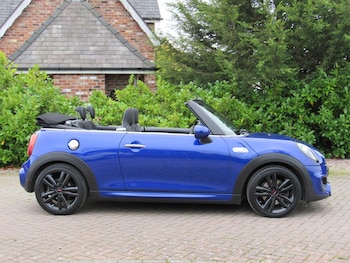 Used MINI Convertible 2018 for sale - 76982837: Photo