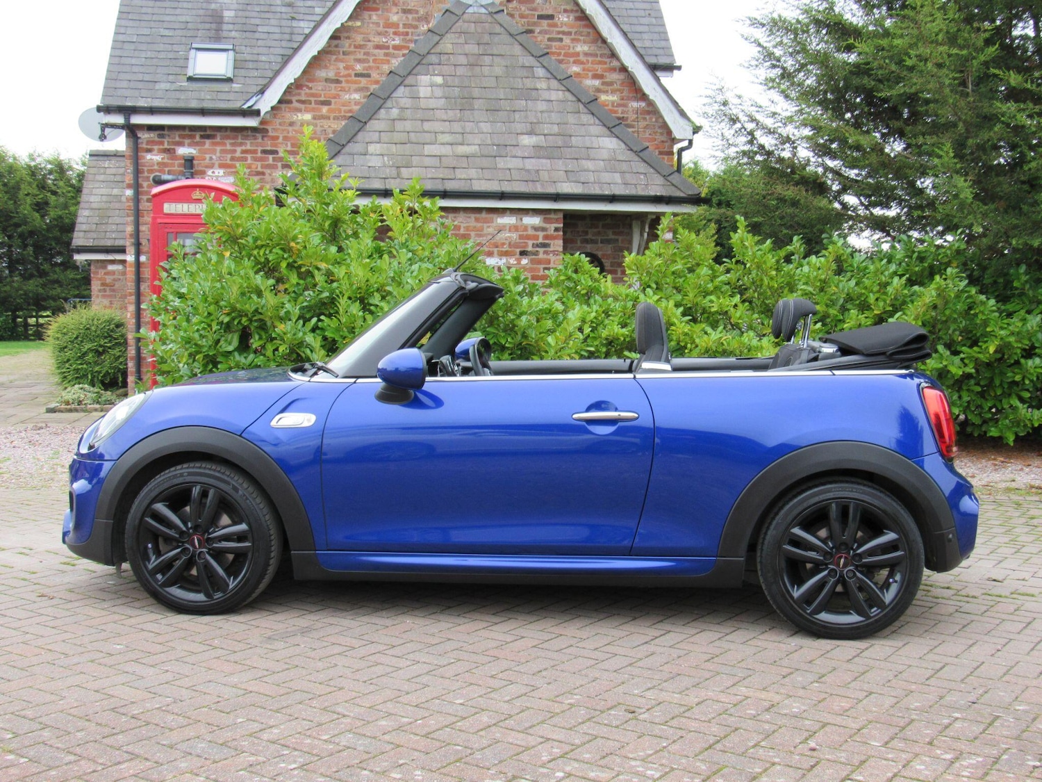 Used MINI Convertible 2018 for sale - 76982837: Photo 5