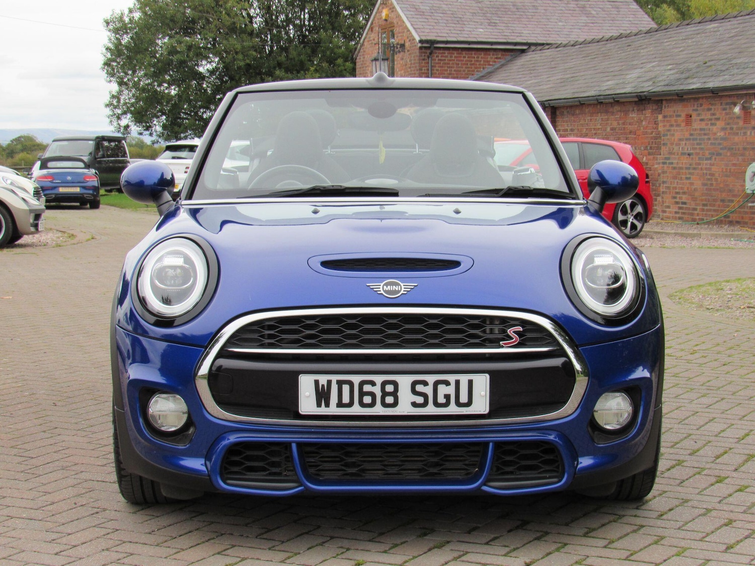 Used MINI Convertible 2018 for sale - 76982837: Photo 7