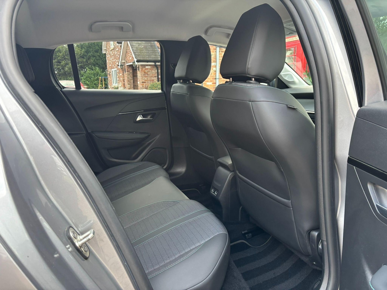 Used Peugeot E-208 for sale - 77411930: Photo 13