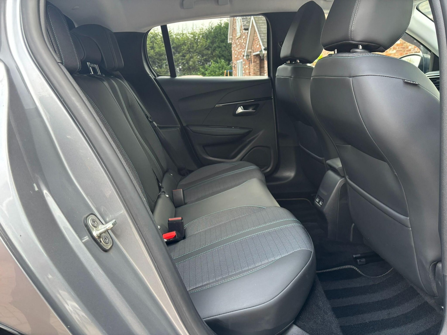 Used Peugeot E-208 for sale - 77411930: Photo 14