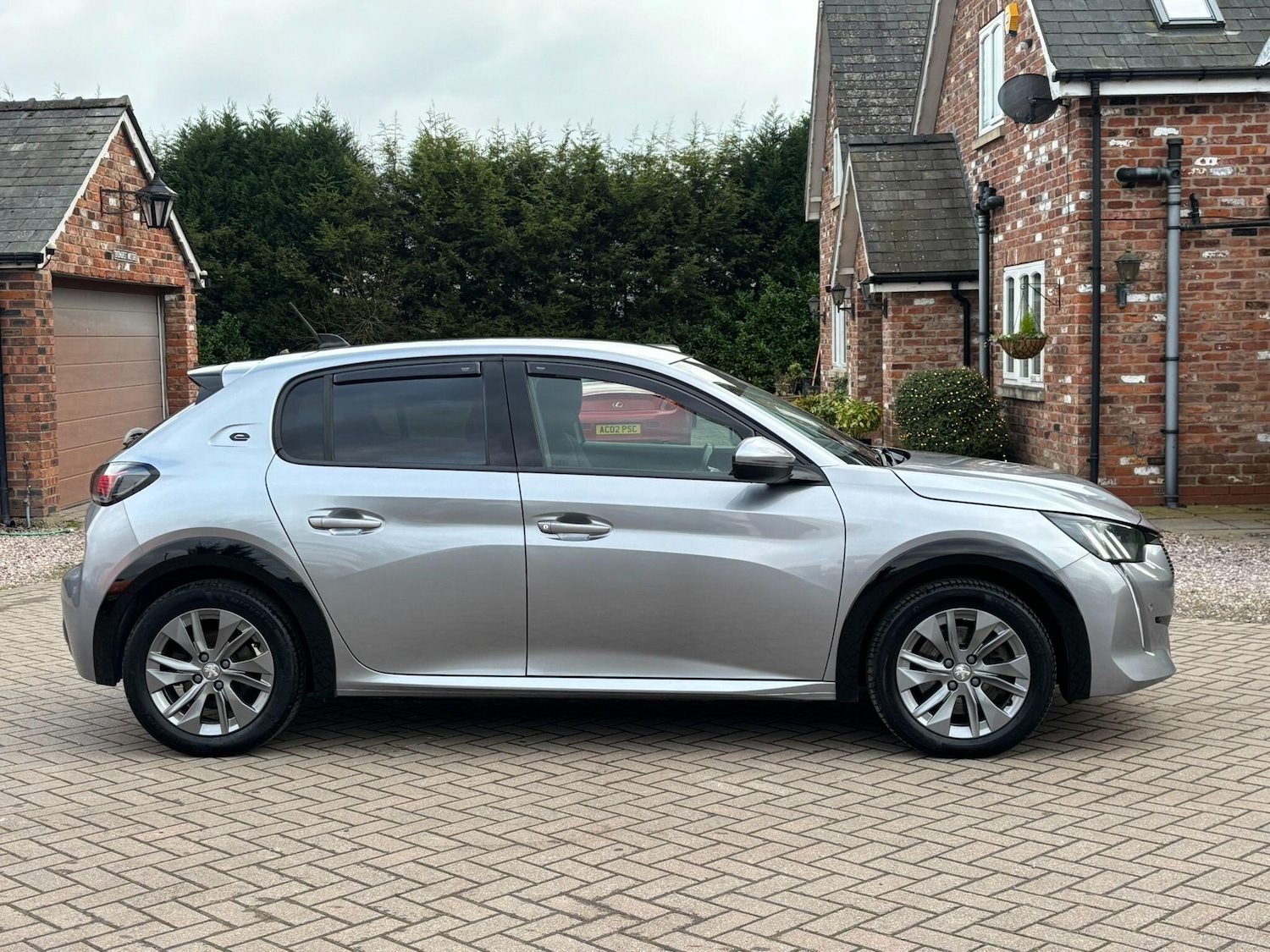 Used Peugeot E-208 for sale - 77411930: Photo 2