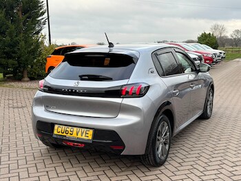 Used Peugeot E-208 2020 for sale - 77411930: Photo