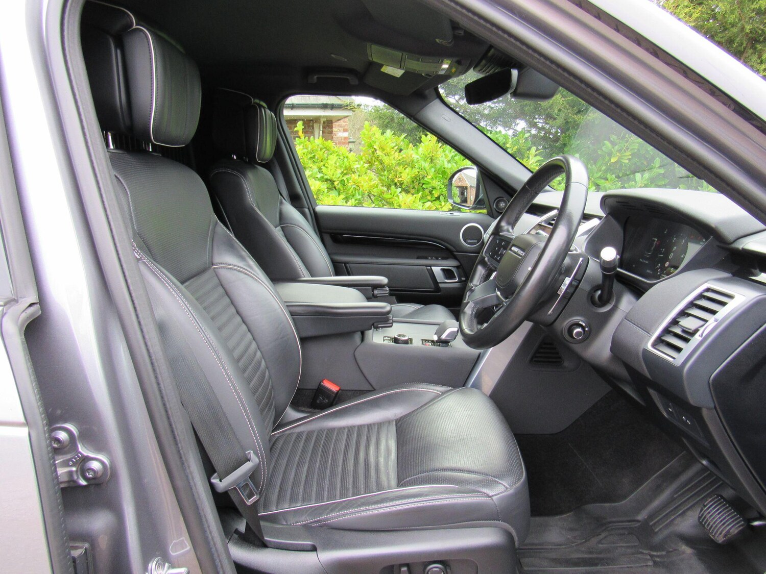 Used Land Rover Discovery 2022 for sale - 76982847: Photo 13