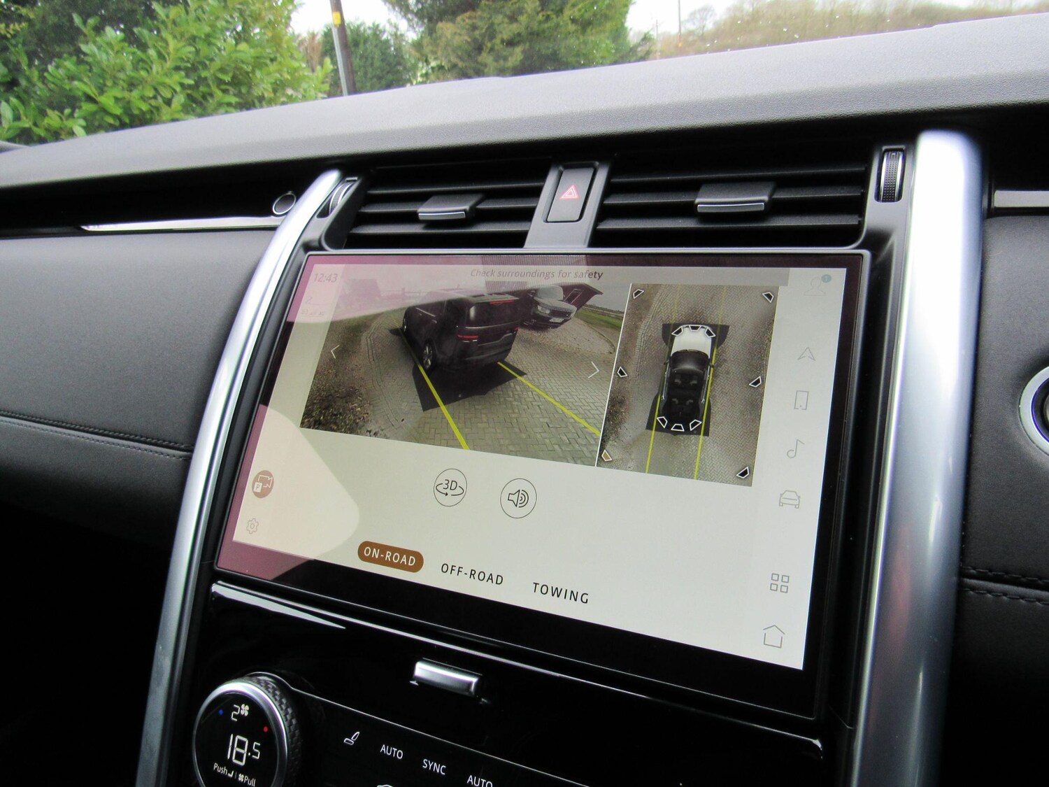 Used Land Rover Discovery 2022 for sale - 76982847: Photo 33