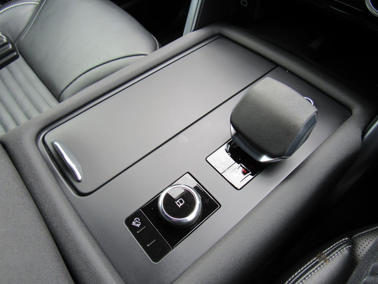 Used Land Rover Discovery 2022 for sale - 76982847: Photo 37