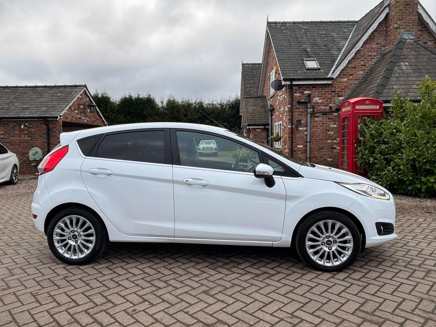 Used Ford Fiesta for sale - 77633536: Photo 2