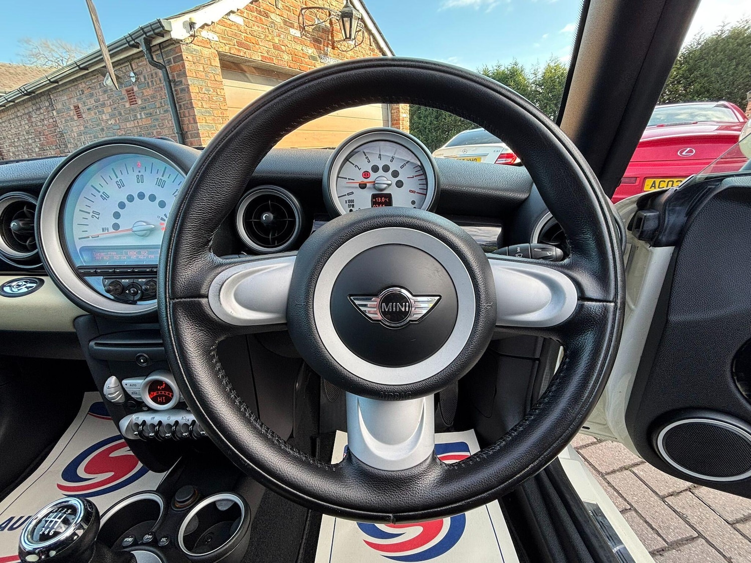 Used MINI Convertible 2010 for sale - 77723689: Photo 17