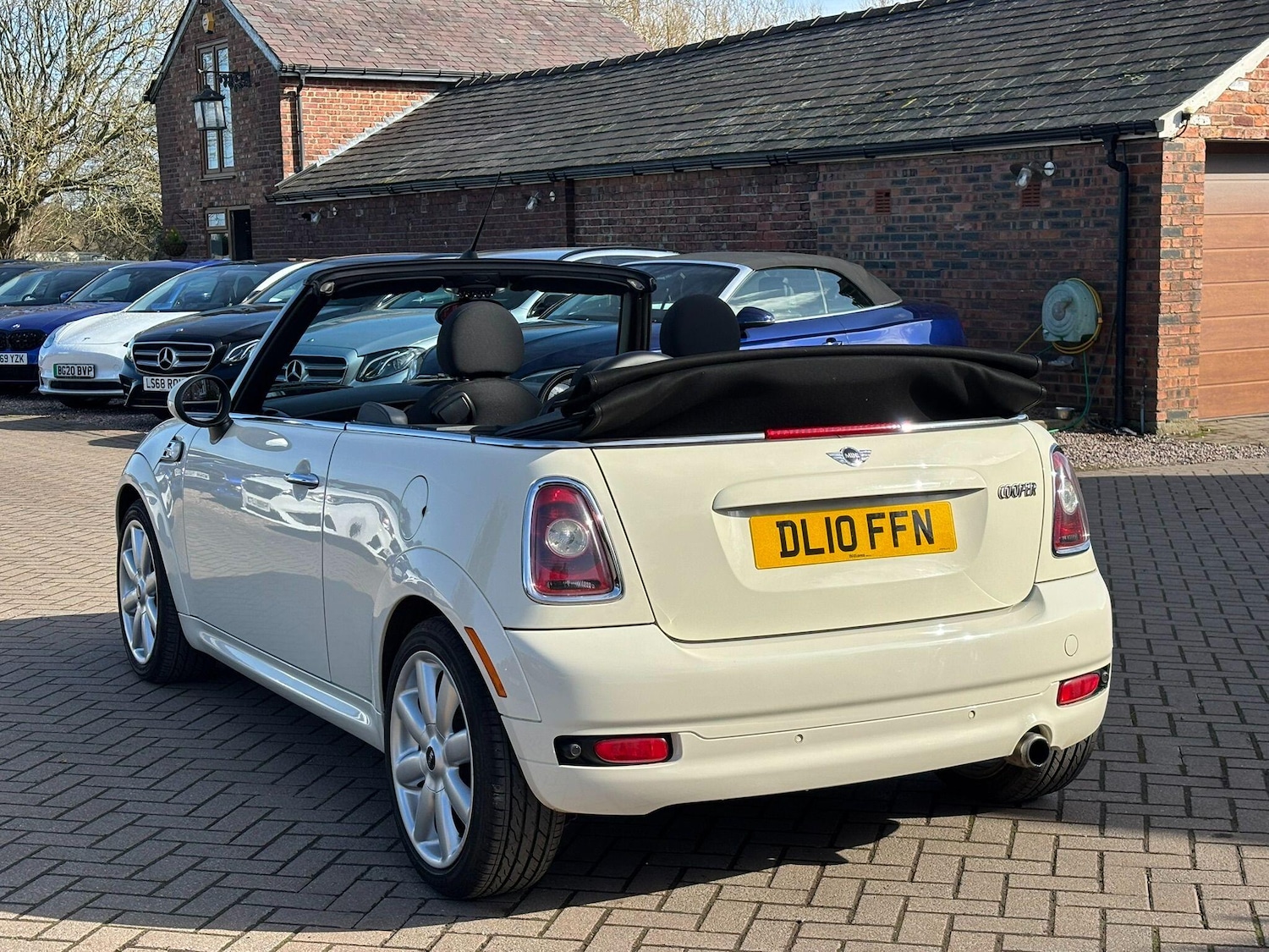 Used MINI Convertible 2010 for sale - 77723689: Photo 25