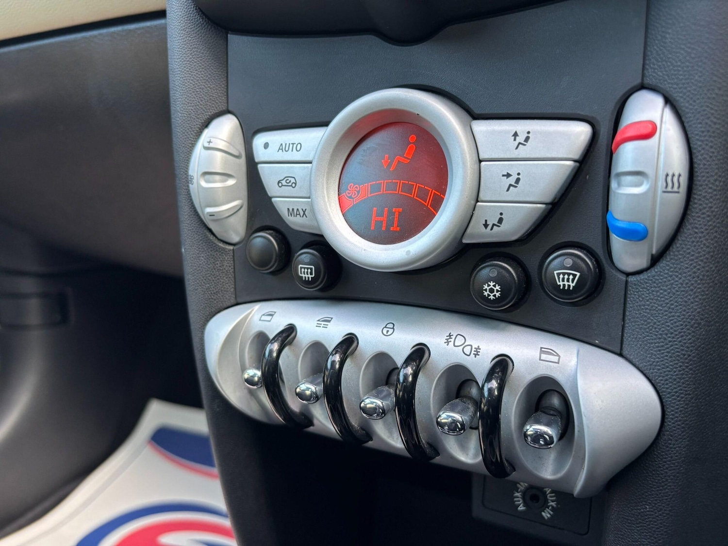 Used MINI Convertible 2010 for sale - 77723689: Photo 30