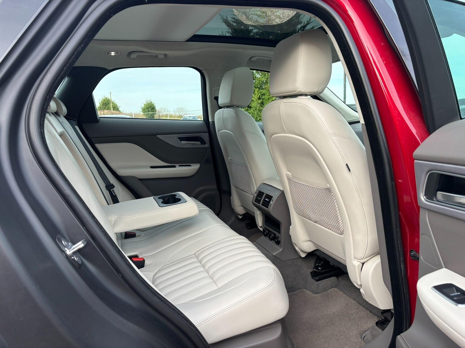 Used Jaguar F-Pace 2019 for sale - 77586352: Photo 14