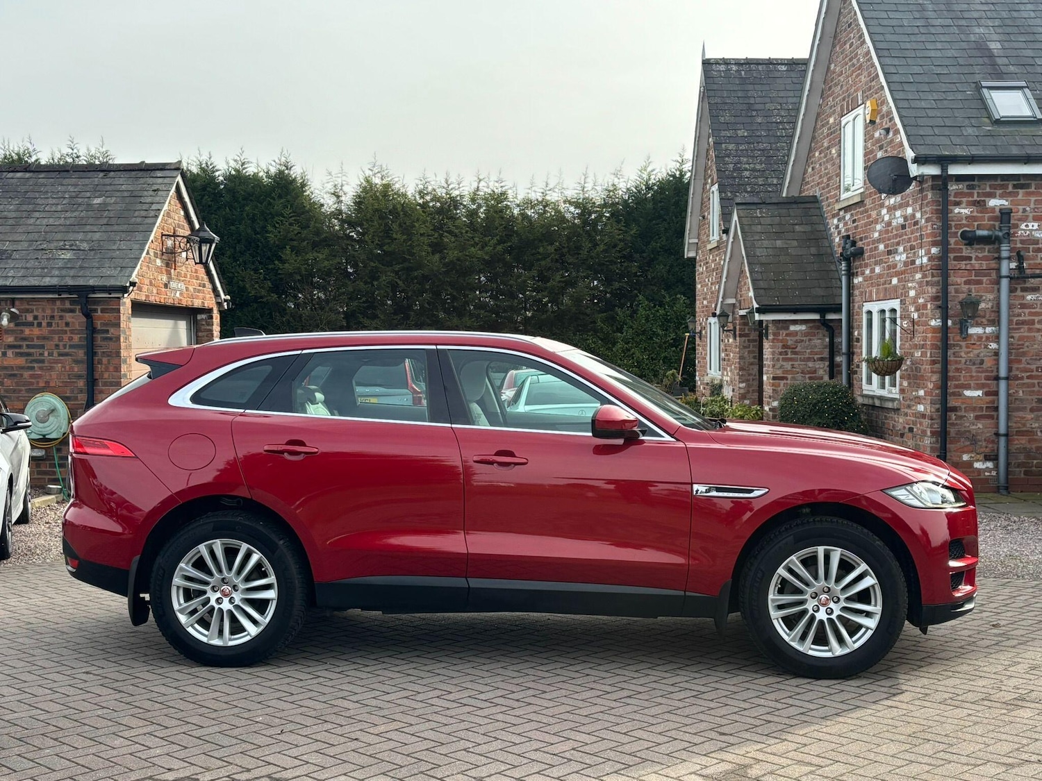 Used Jaguar F-Pace 2019 for sale - 77586352: Photo 3