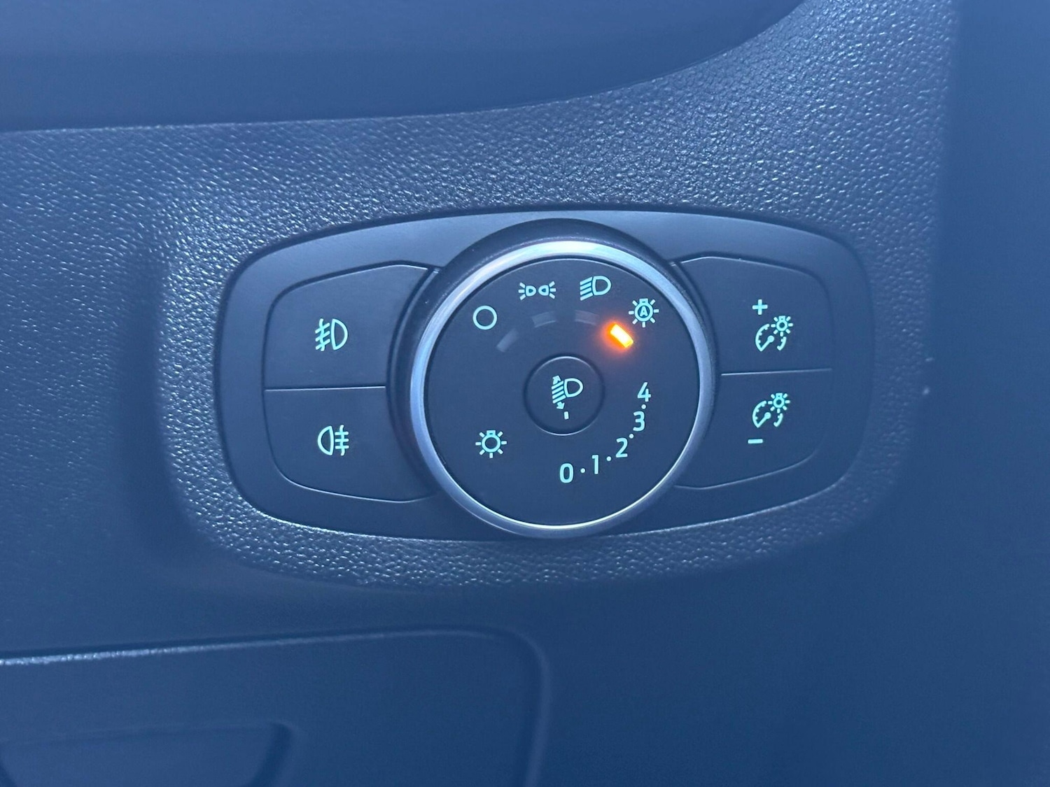 Used Ford Fiesta 2017 for sale - 76982860: Photo 30