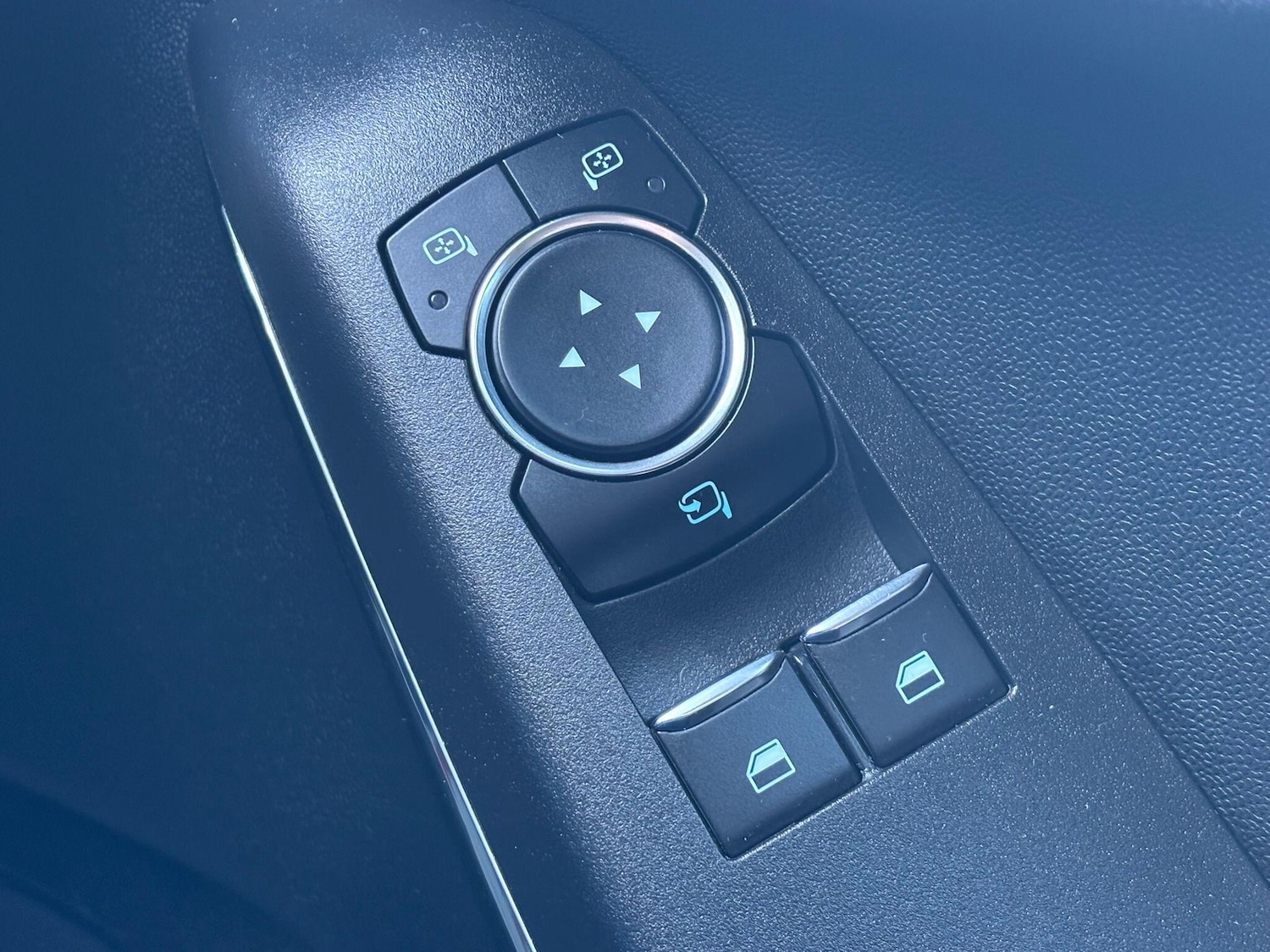 Used Ford Fiesta 2017 for sale - 76982860: Photo 31