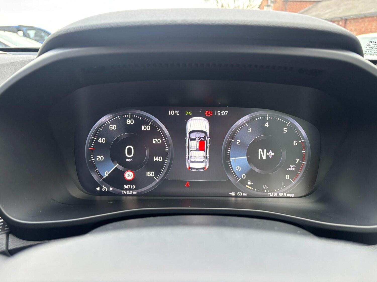 Used Volvo XC40 2018 for sale - 77496207: Photo 32