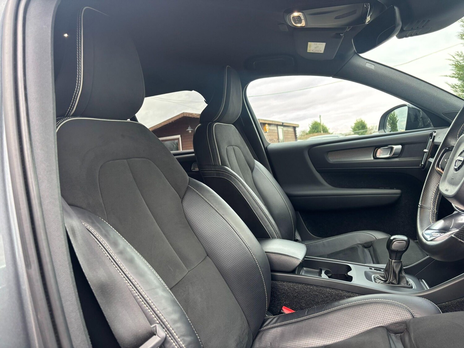 Used Volvo XC40 2018 for sale - 77496207: Photo 36