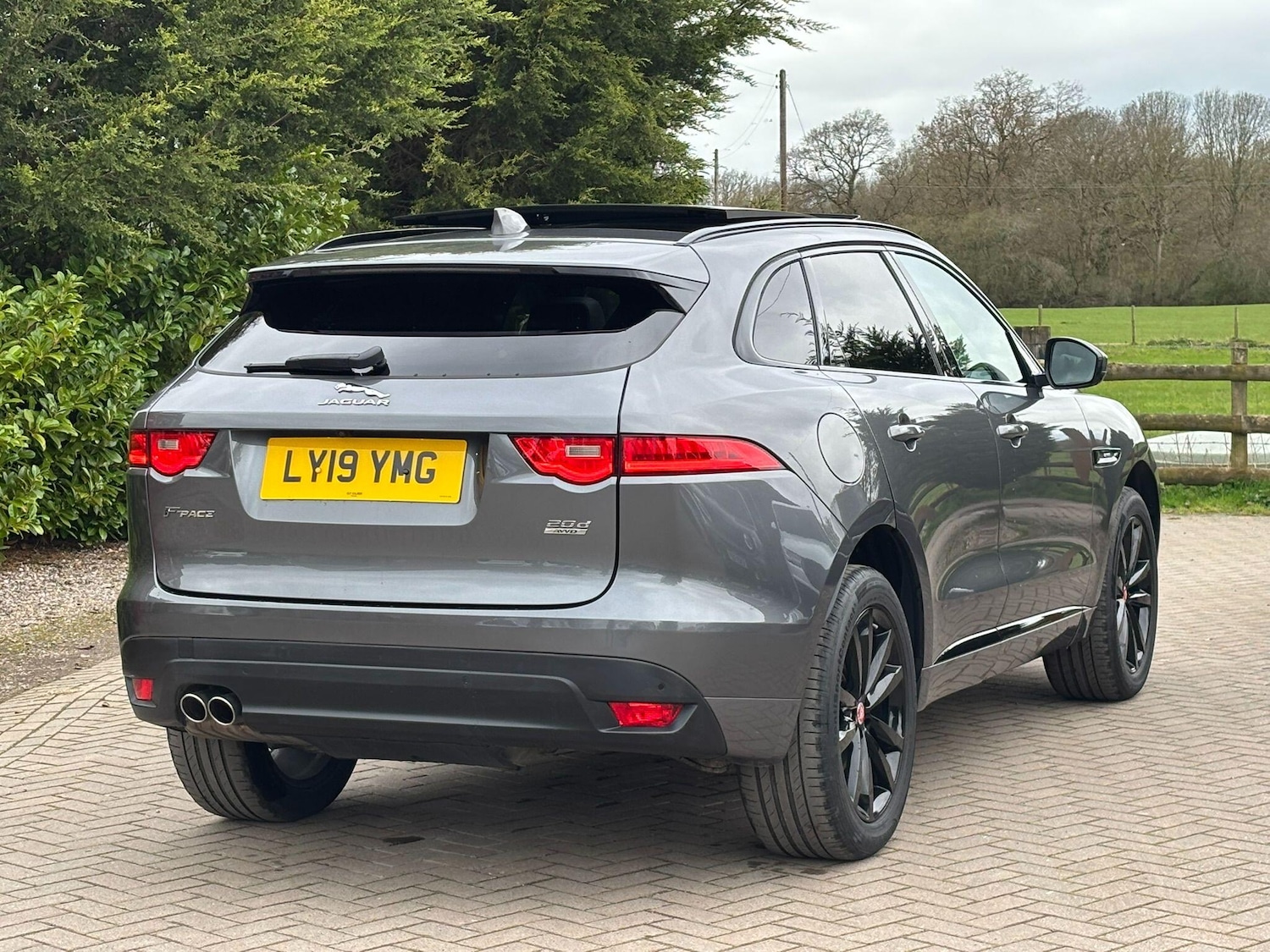 Used Jaguar F-Pace 2019 for sale - 78007850: Photo 2