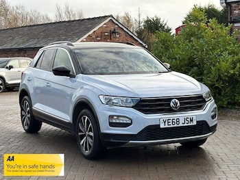 Used Volkswagen T-Roc 2018 for sale - 76982839: Photo
