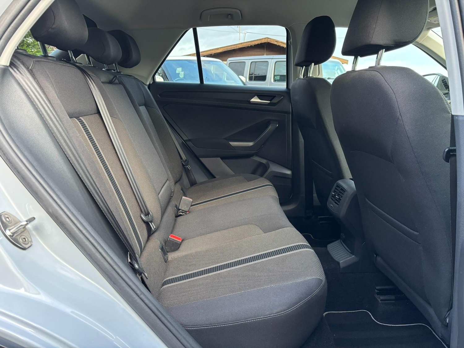 Used Volkswagen T-Roc 2018 for sale - 76982839: Photo 24