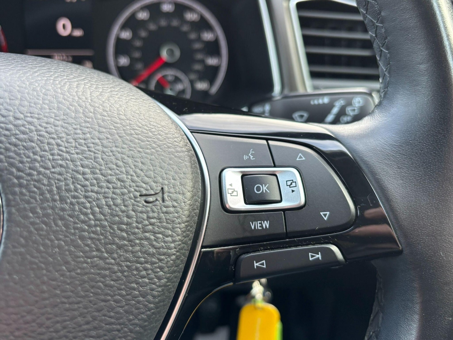 Used Volkswagen T-Roc 2018 for sale - 76982839: Photo 29