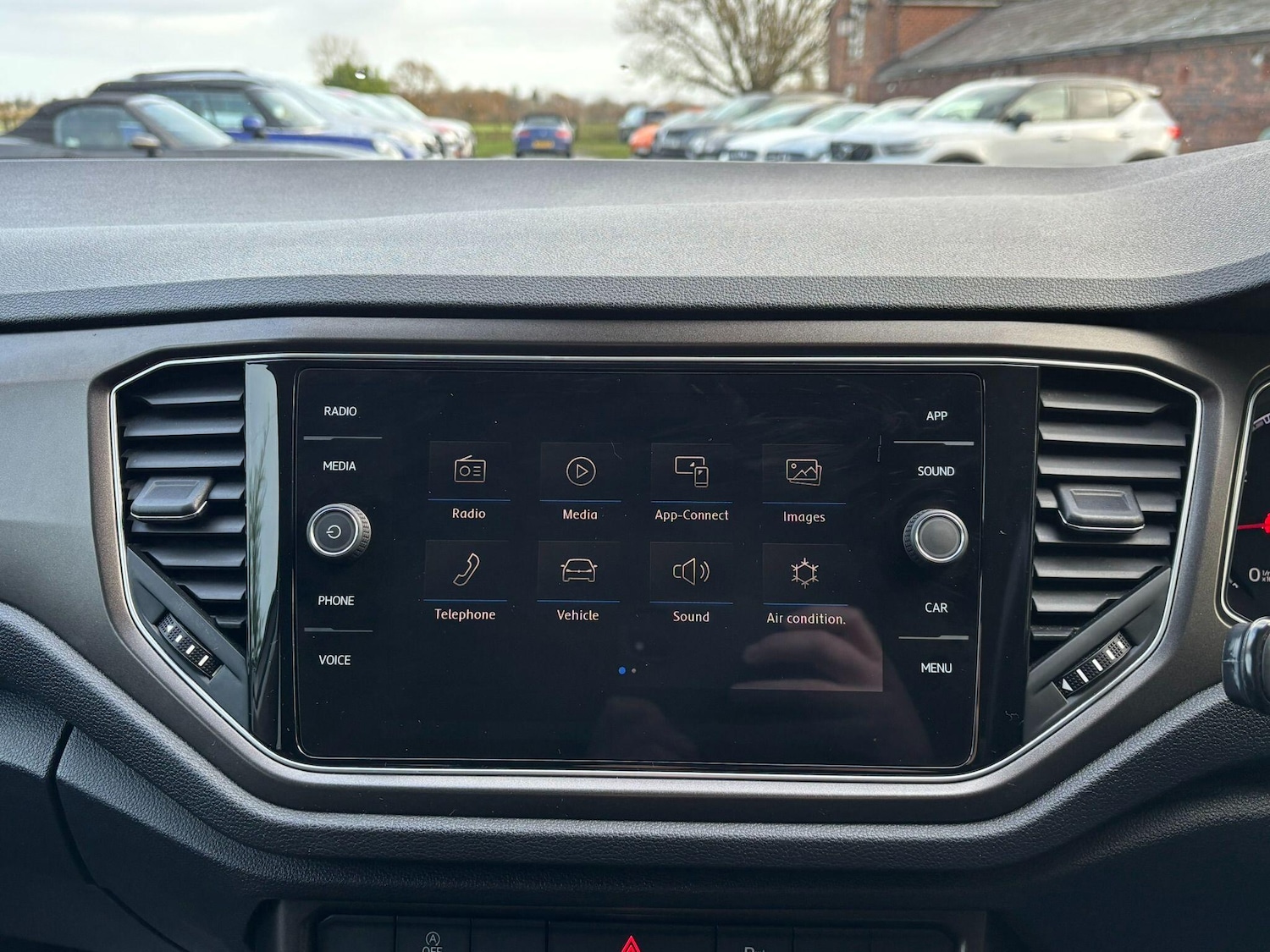 Used Volkswagen T-Roc 2018 for sale - 76982839: Photo 30