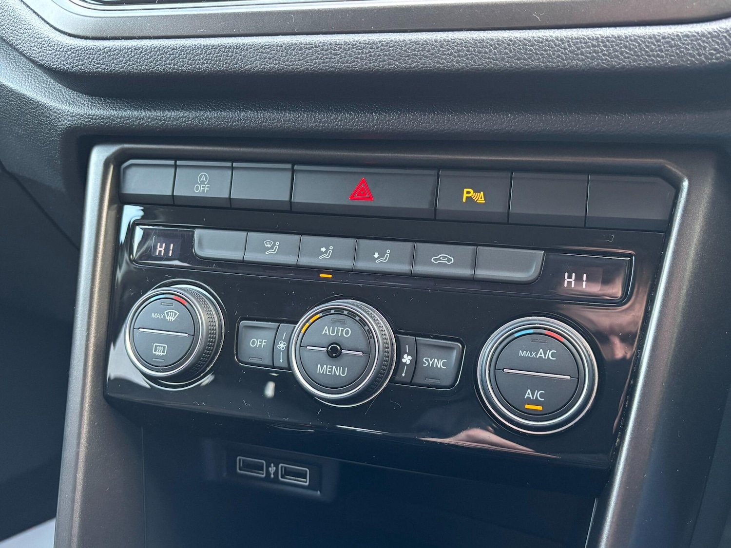 Used Volkswagen T-Roc 2018 for sale - 76982839: Photo 33