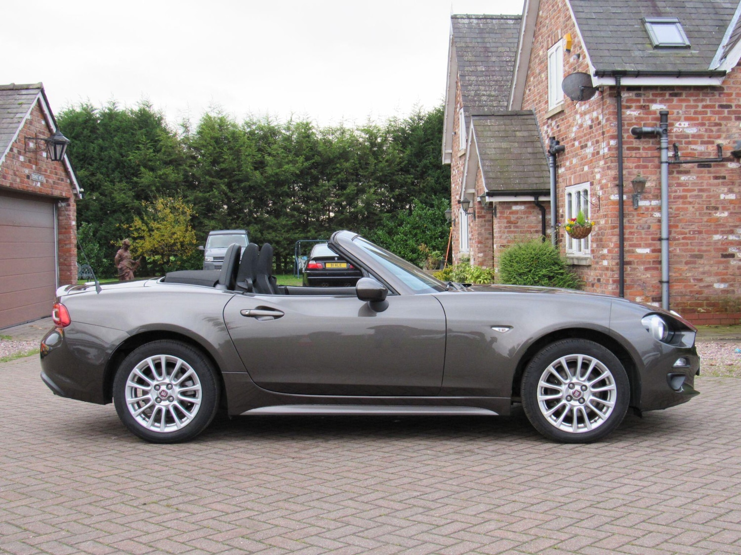 Used Fiat 124 Spider 2018 for sale - 76982863: Photo 2