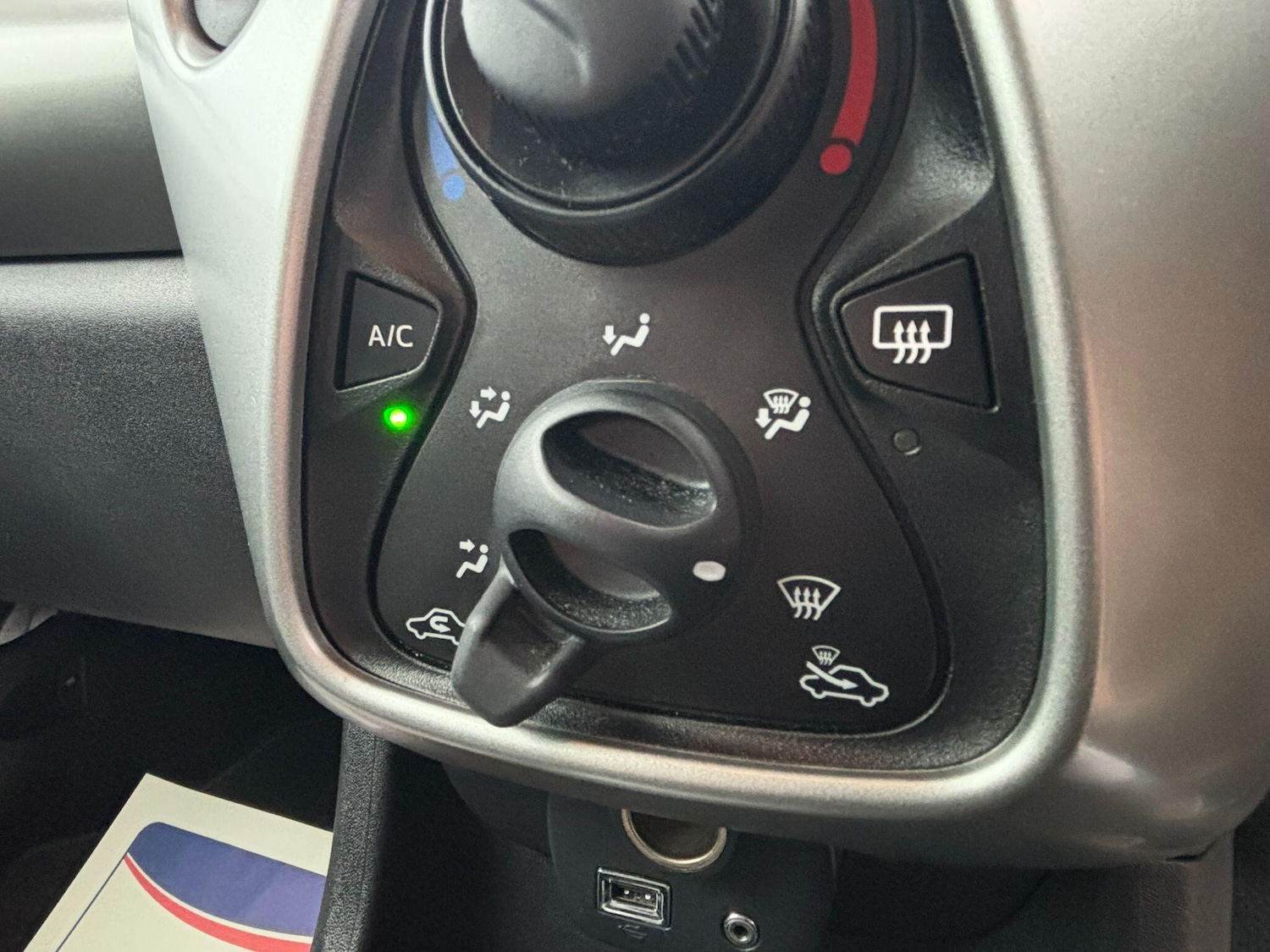 Used Toyota AYGO 2016 for sale - 77330722: Photo 28