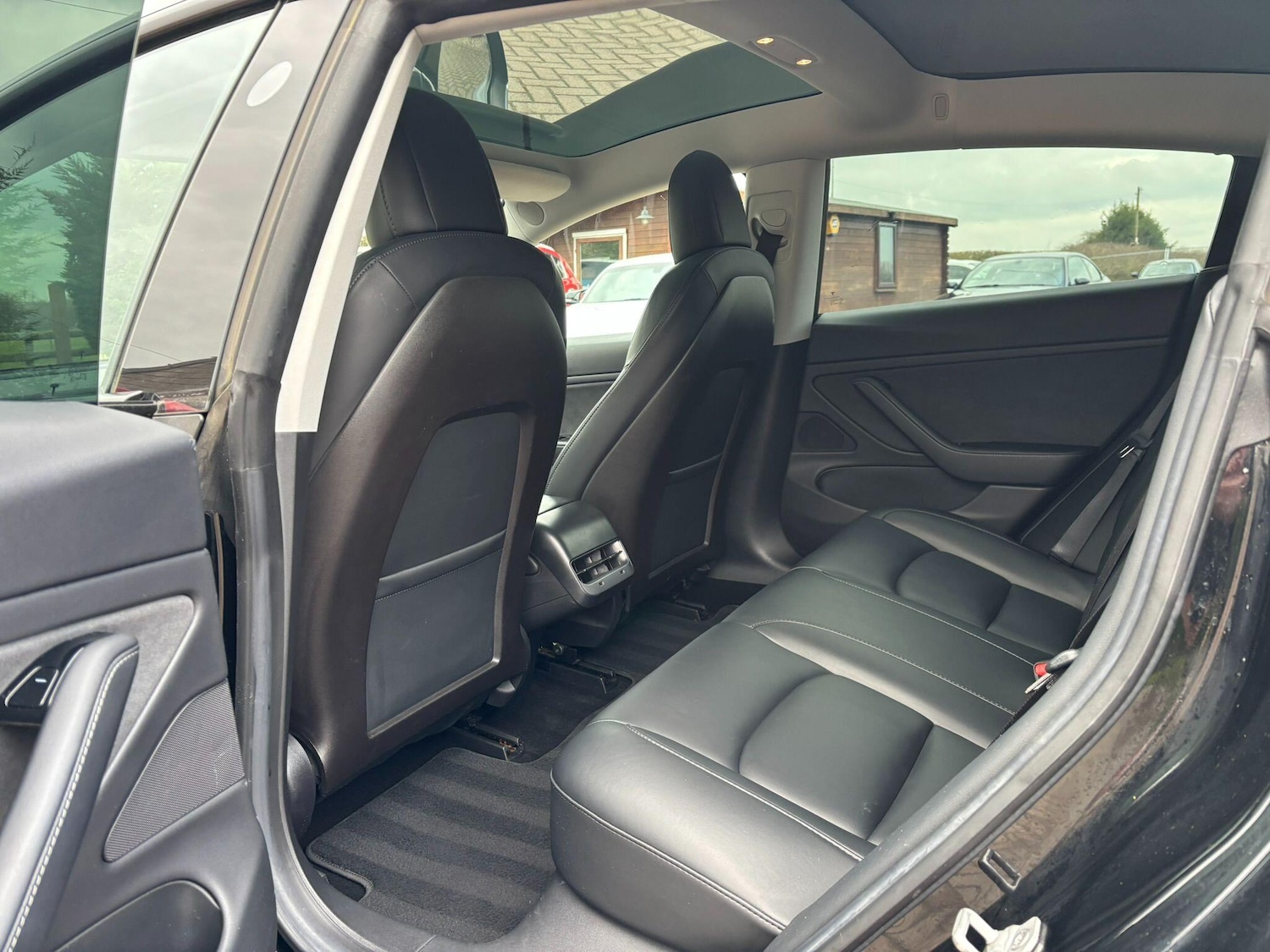 Used Tesla Model 3 2019 for sale - 77331459: Photo 11