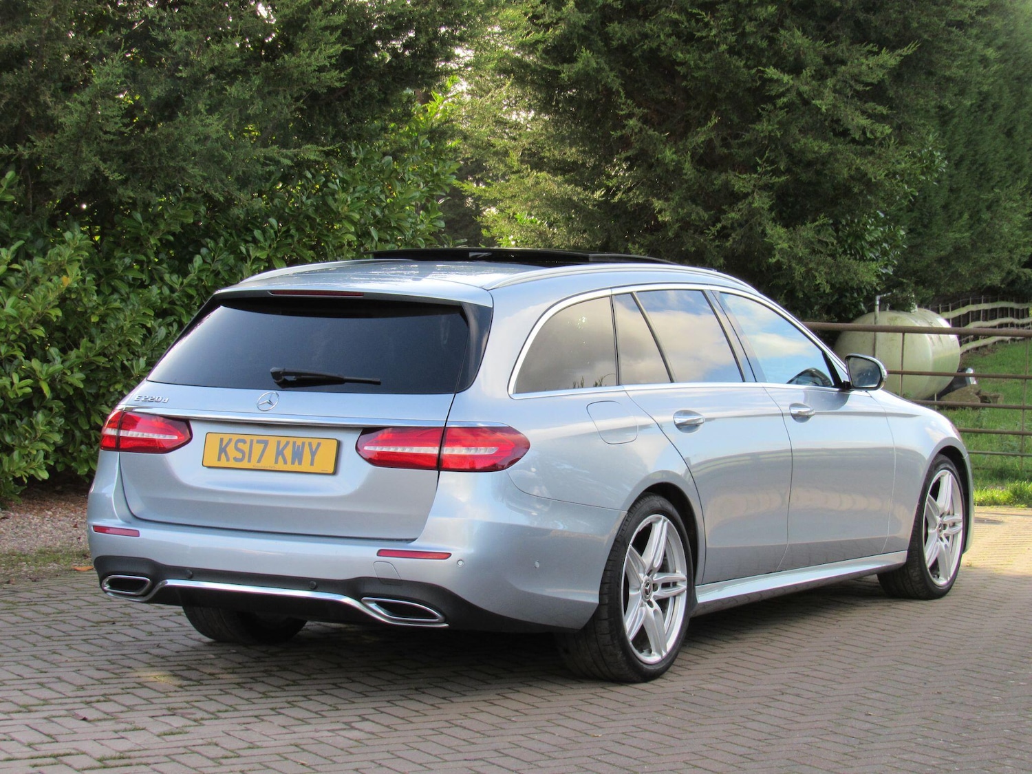 Used Mercedes-Benz E Class 2017 for sale - 76982867: Photo 5