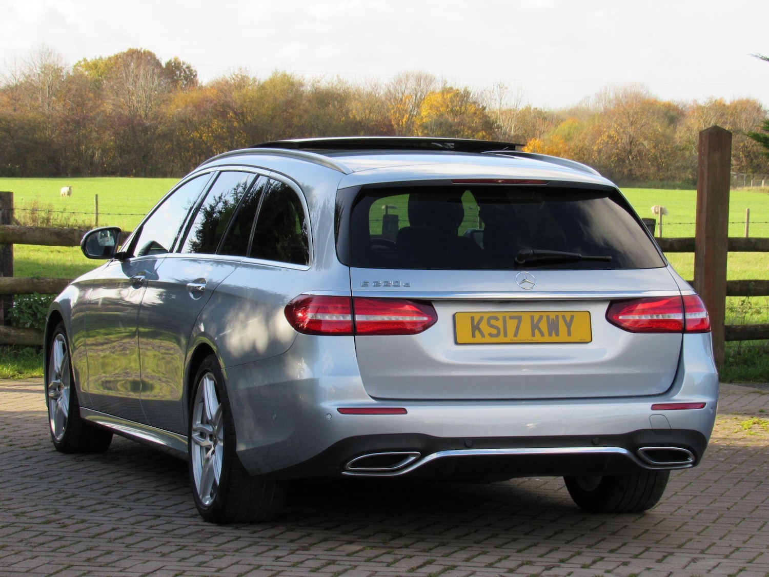 Used Mercedes-Benz E Class 2017 for sale - 76982867: Photo 6