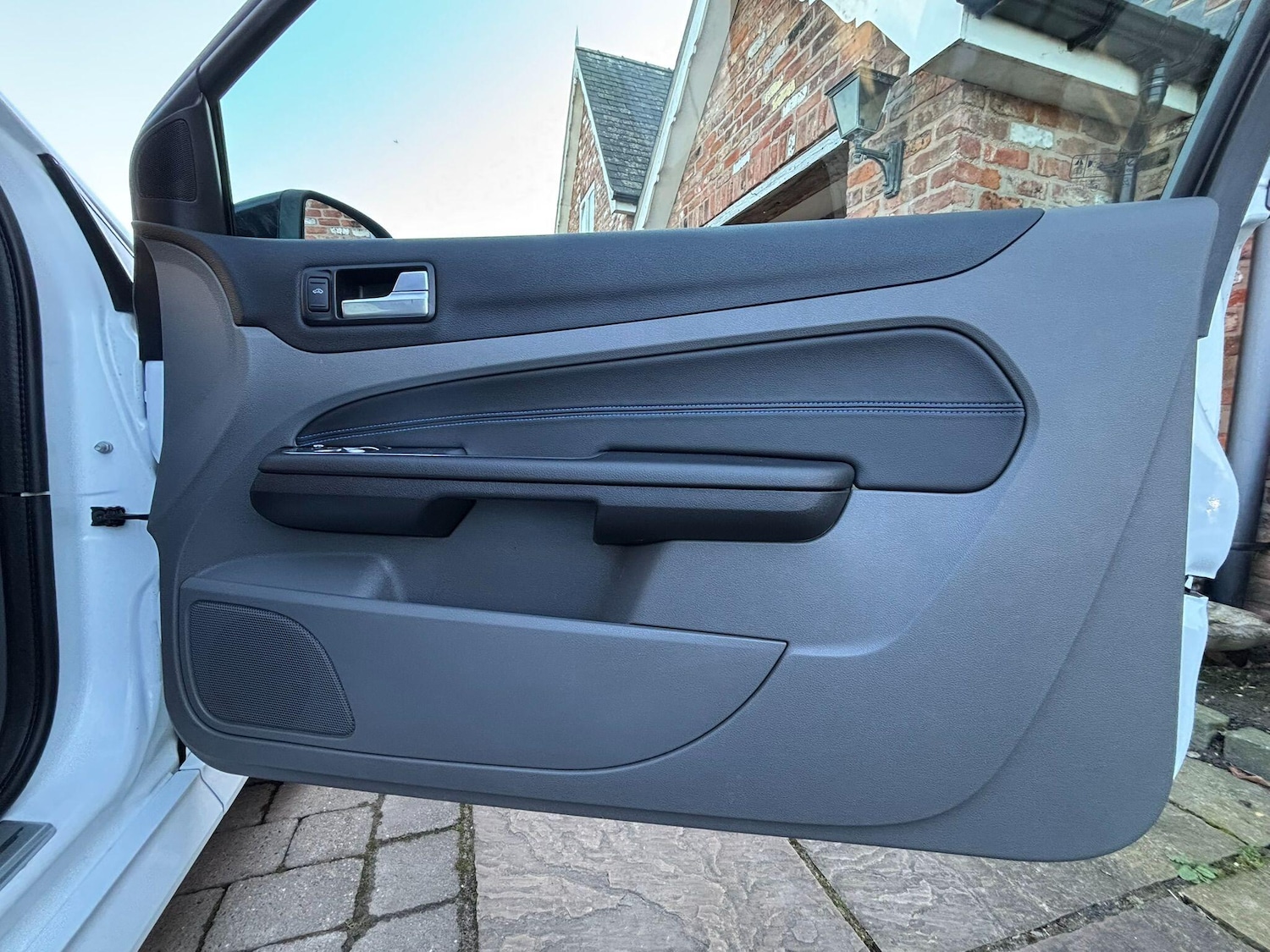 Used Ford Focus 2010 for sale - 77769008: Photo 29