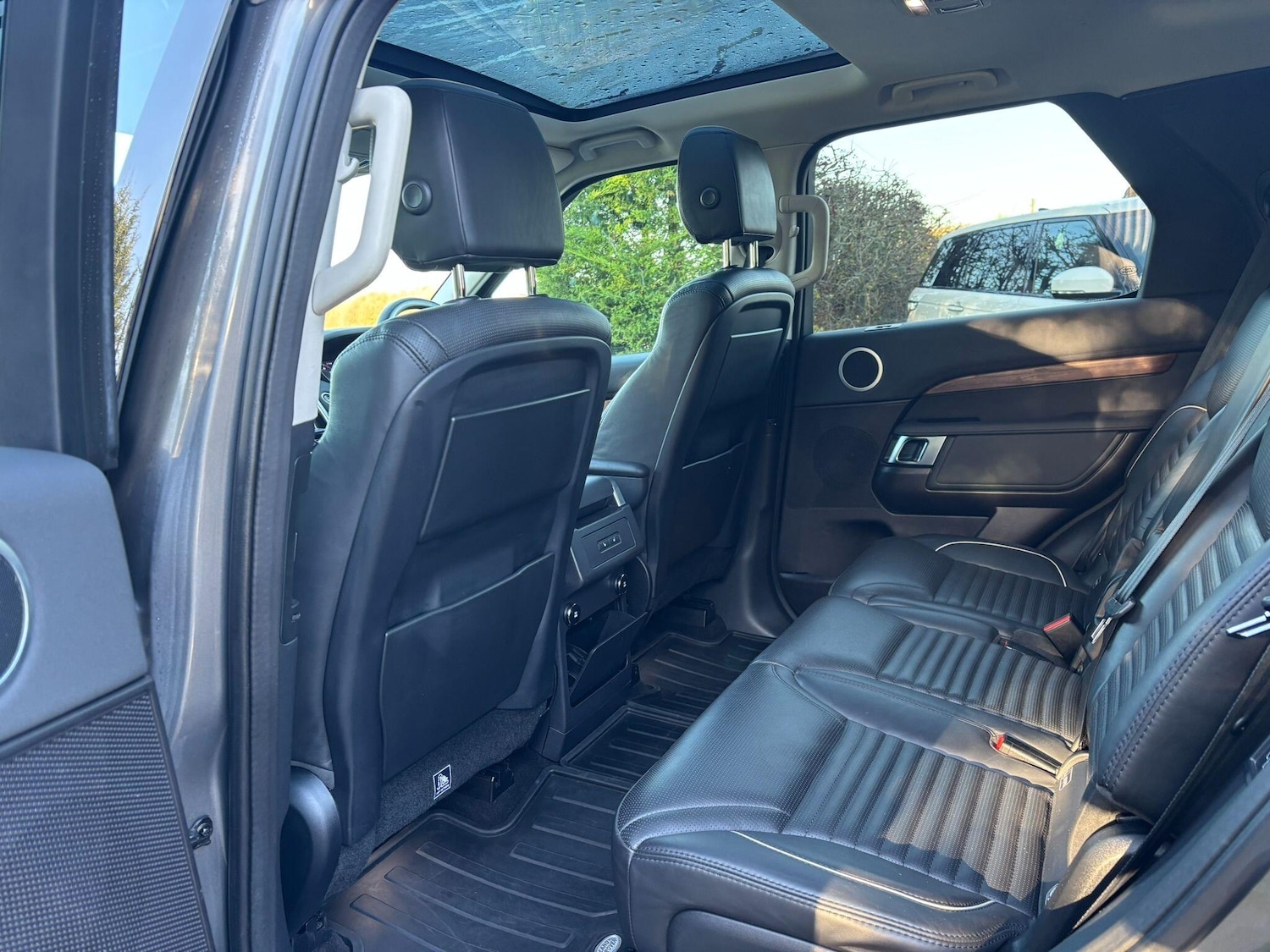 Used Land Rover Discovery 2018 for sale - 76982859: Photo 12