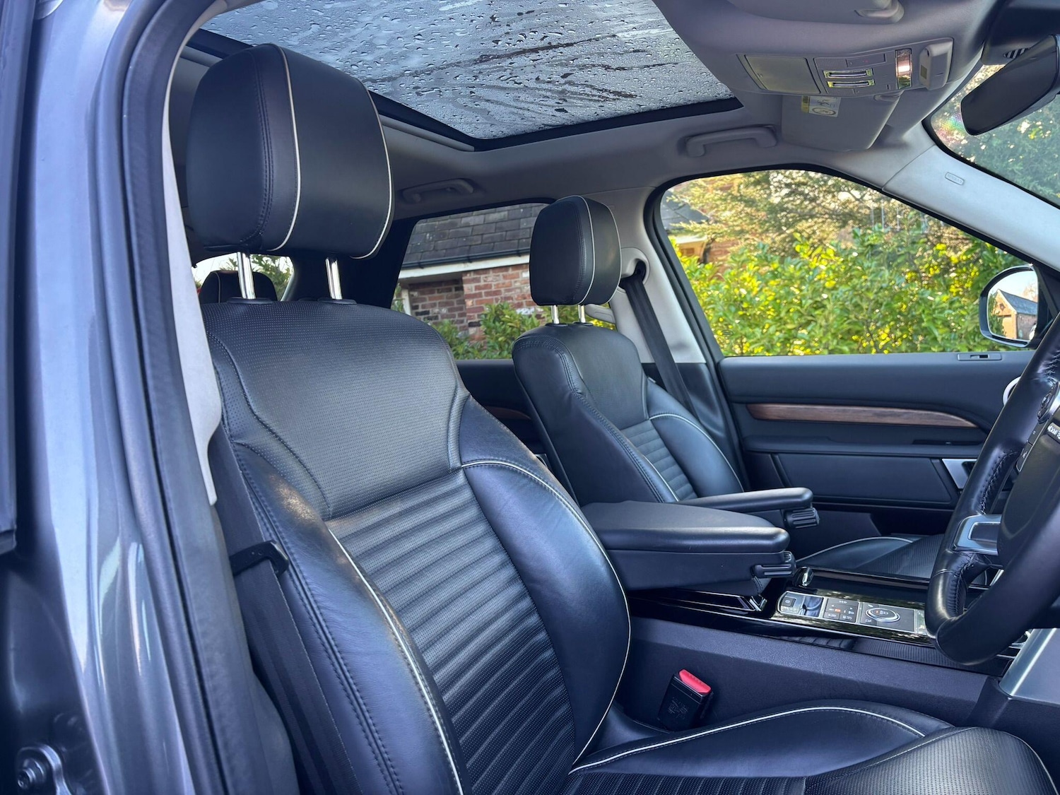 Used Land Rover Discovery 2018 for sale - 76982859: Photo 15