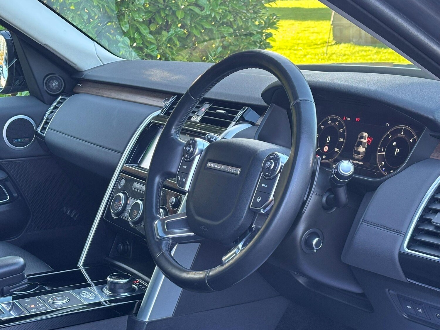 Used Land Rover Discovery 2018 for sale - 76982859: Photo 16