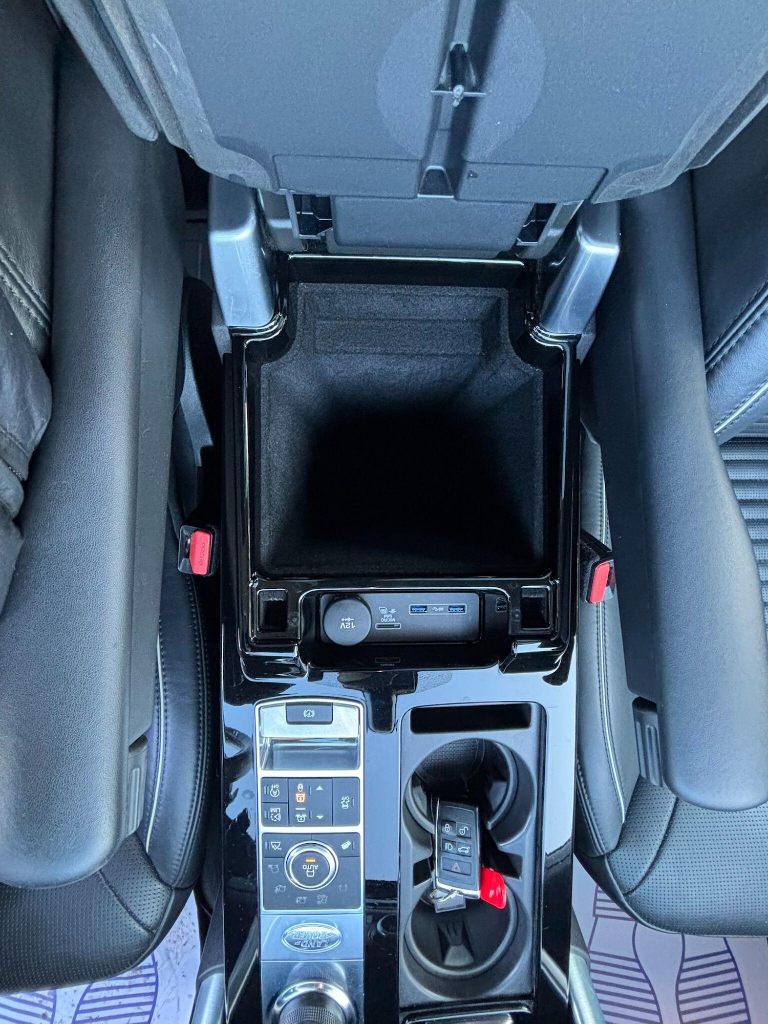 Used Land Rover Discovery 2018 for sale - 76982859: Photo 35